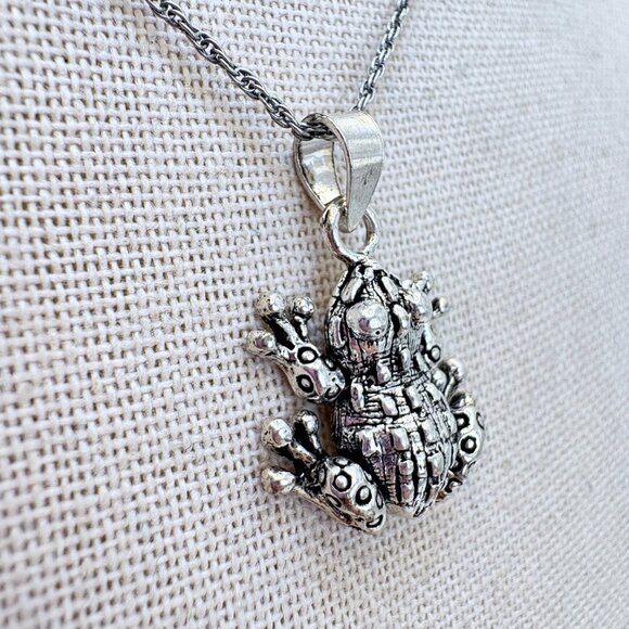 VTG Solid Sterling Silver 925 Textured Frog Pendant Necklace Size 18" Length - Picture 3 of 13
